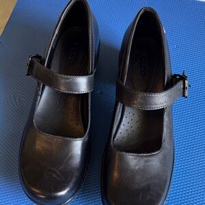 Ecco Black Mary Jane Shoes with Buckle size 9 / 39